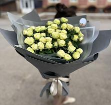 Букет Белые кустовые розы Солинеро в Паниках